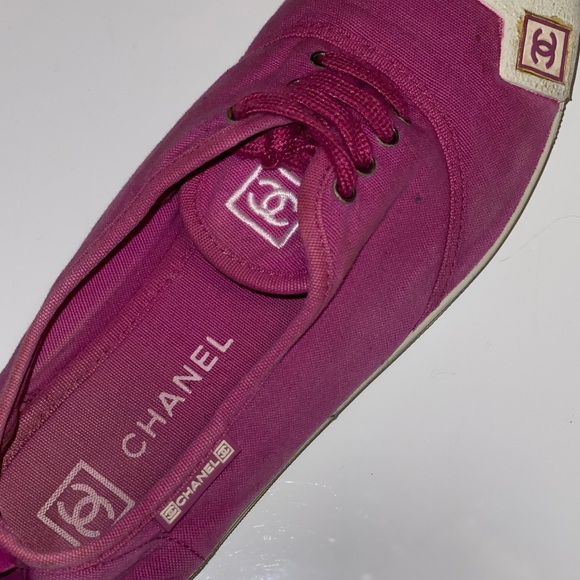 Chanel Fuchsia Magenta Pink cc Logo Sneakers - Picture 7 of 17
